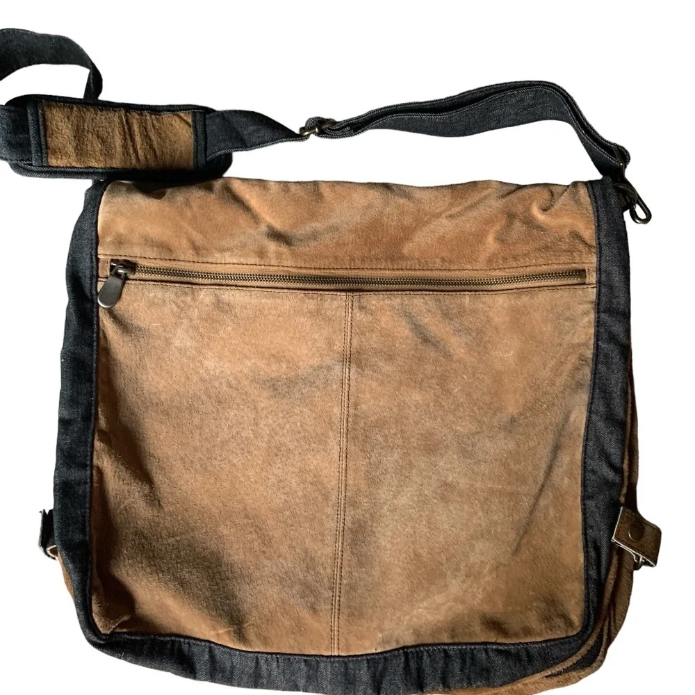 Wilsons Leather M. Julian Brown Suede Messenger Bag Laptop Briefcase Bookbag